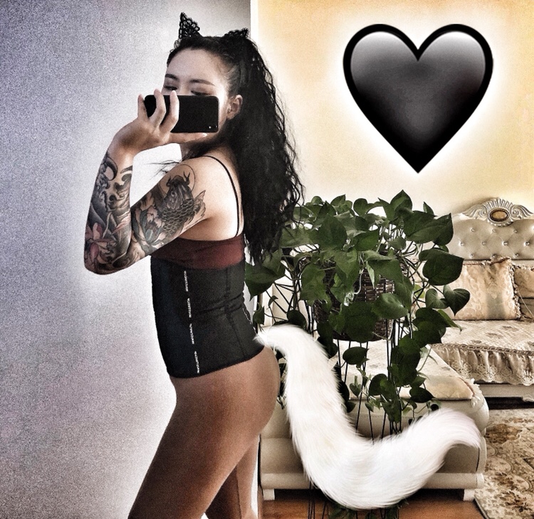 🖤

产后第48天
剖腹产真的比顺产恢复的慢的多
但是我对自己够狠啊！
除了体重以外 身型基本恢复到孕前状态
我可能胖的时间有点久了
自己看自己胖的样子都有点顺眼了🤦🏻‍♀️