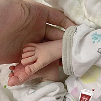 这是7.18生的那天做的B超，7.8双顶径，腿6.9，5.2斤顺利生产，佩奇美眉，第一胎过程太艰辛，目前还...