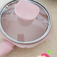 给大家推荐一款很好用的辅食锅， 我自己也是名宝妈，我家宝宝已经快六个月了，要开始添加辅食了， 我还...