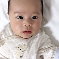 宝宝2个多月了会玩了，很多事情都是受身边影响，都有儿子，感觉就目前没有生到儿子比人矮一节，回老...