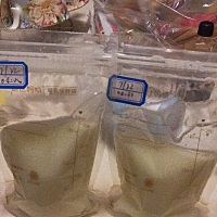 喂娃后挤了那么多奶，夸张啊😂