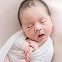 接七斤七两健康男宝，已当妈妈17天，从怀孕孕吐不止到顺转剖，一切好不容易，但看到他觉得一切都值...