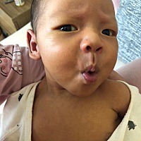 宝儿刚洗完澡尿尿的表情😂 和妈妈在一起 睡的好踏实❤️