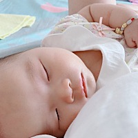 😄陪你一起吃喝睡，时间过的飞快，今天咱们去陪外公外婆吃饭哟，咱们又长大了一些，😄