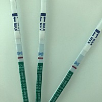 帮我看看，这到底有了还是我眼神不好，总觉得有俩个线。 都快看晕了