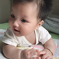 你哭着哭着，笑着笑着就长大了，爱你宝贝，有时候真的很羡慕你，有很爱你的爸爸妈妈还有奶奶，自己小时...
