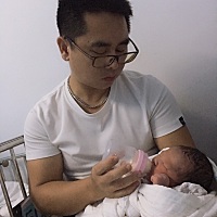 快满月了✌🏻姐姐盼了好久弟弟，终于如愿了，