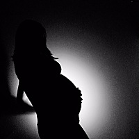 宝宝已经出生了！你们来看看肚型是男孩女孩！哈哈。我只想说肚型真的不准的！