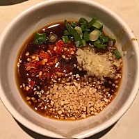 一直认为蘸酱是火锅的灵魂之笔，不同的火锅食材蘸不同的火锅蘸料会在味蕾中碰撞出不一样的美味 欢迎...