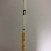 上次例假是6月25号，按理说今天来例假，结果用金秀儿验孕试纸一测，如下图。这个是怀孕了还是没有？怎么...