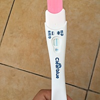 16号排卵期，13号开始不做安全措施，21号第一次用早孕测试纸测试，没有怀孕，今天又买了一个号一个点的...