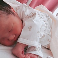 7月22日早上10:11分剖腹产女宝一枚，7斤2两，没什么奶，打算奶粉喂养，有没有好一点奶粉牌子求推荐...