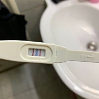 上次月经6月25日一般周期27天今天这是有了吗？