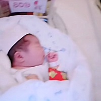 宝宝7月26号下午出生啦，由于紧急情况顺转剖，脐带绕颈，用催生球宫颈软化不够明显，宝宝过大，7.8斤 顺...