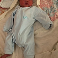 第3天了，有姐姐们的影子，白天睡觉，晚上要跟人玩，心累。