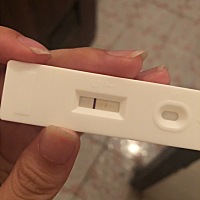 姐妹帮忙看一下，是不是有浅色杠杠，快看眼花了