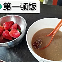 晒晒我的月子餐+最美背影婆婆，虽然家里条件不是很好但家里人对我挺好的月子期间为了给我补身体、老...