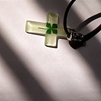 你们的宝宝，满月多重了，生下来又是几斤。一个月学着抬头了吗？学会认人了没？？？？白天哭闹吗？   说...