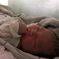 报喜啦。7.23   05:11   3450g。顺产 一度撕裂 女宝。7.22晚上九点半流出一点液体 以为不是羊水没在...