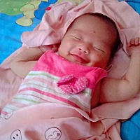 宝宝十四天能剪指甲吗？网上查了下都说可以，婆婆不让剪，到底要不要剪呢，