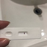 末次月经7.3，排卵日7.18，今天28排卵日刚过10天已测到！怕不准我用了三个试纸都有显示，另外两个拍的不...
