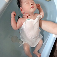 睡神你好  每次洗澡肯定是太舒服了水里直接睡😂