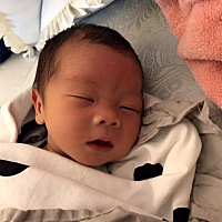 宝贝第七天啦～小姨帮我们排的可爱照 嘻嘻