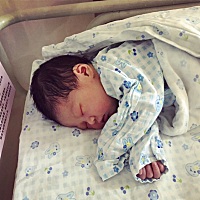 2019.7.29 中午11:17，喜迎佩琦一枚，顺产，有轻微撕裂，6斤8两 宝贝，终于见到你❤️