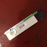 上个月23号来的月经，推迟一星期左右，这是怀孕了吗？可是我还没有准备好呢 这是宝宝来报道了吗