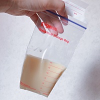 发现自己变成了大奶牛，吸不完的奶，从生产第二天就开始了，催乳师催了一次按摩，就不需要通乳了，...