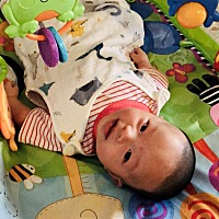 儿子整两个月啦 冒个泡儿