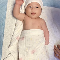 生完孩子才体会，老公不容易啊… 感谢老公时刻体谅，关心我，照顾我。 双满月的我们，阿姨走后，我...