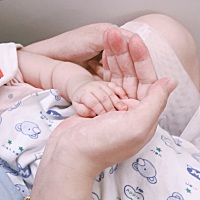 亲们都给宝宝打什么疫苗呀、是自费的好还是免费的好呀、麻烦给点小建议谢谢😘