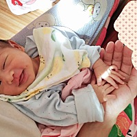 小丫头第十二天了，睡着时表情多多，😀😀😀，时而咧嘴笑，时而皱眉头，有时像恼火似整张脸皱...