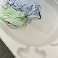 被婆婆气的心肝肺都疼事情起因，由于天气过于闷热，下午两点左右给孩子洗了个澡，洗完穿了个背心，...