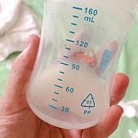 求产奶方法        产后5天一直没奶水有点着急 今天做了通乳有点反应了但是特别少 宝宝一吸吸不出来直哭...