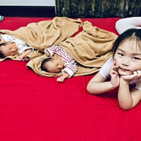 家有三千金，从此幸福指数排名第一啦。