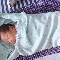 宝贝已经出生4天了，这几天正在为取名字而烦恼，老公选的都是有寓意的我不喜欢，我选的好听的他说没函意...