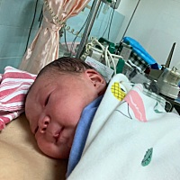 终于成功卸货，经历了三次诈胡，1号凌晨5点开始流血，6点多开始宫缩阵痛，但还是能忍受的痛，后来洗...