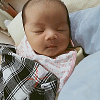 我的宝宝今天第21天啦。混合喂养哒但是大部分都是吃奶粉滴！在月子中心感觉你经常饿肚子😓所以你都没...