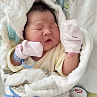 八月三号早上九点多我的小公主出来啦！怀孕期间所有路上遇到的认识不认识的老太婆都说我怀的又是儿子。