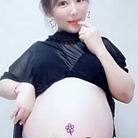 宝宝快35周啦，真的好辛苦，坚持就是胜利✌️，今天周末自己在家拍了孕妇照，开心～～～ 怀孕34周＋...