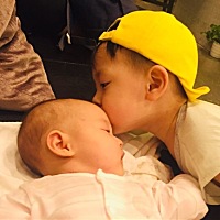 从小女孩变成妈妈的这一刻是最幸福的也是最麻烦的.有多少个日日夜夜都觉得倍感艰辛. 甚至.想要放弃...