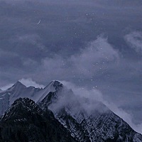 是什么维系着婚姻，又是什么导致婚姻破裂？   是因为找到了温暖的港湾，还是因为孩子这个纽带？ 是...