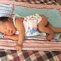 宝贝出生第四天了，男孩，7斤7两，刨妇产延期六天出生了，大儿子特别的健康，爱你我的宝贝