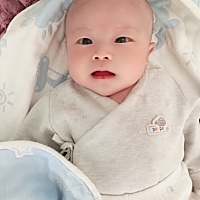 差两天就2个月了，有轻微肺炎😞心疼死为娘了