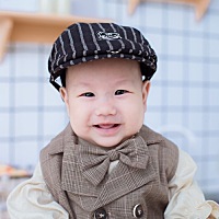 各位宝妈们～都来聊聊你们家宝宝的成长状态吧～我家的4个月半月了，14斤还没到男宝，68的个，4个月会翻...