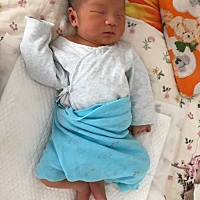 宝宝出生20天了，还是那么黄，黄疸什么时候才能退啊，好担心。亲，你们的宝贝都是多久退黄疸的？