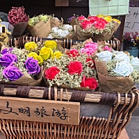 昨天我婆让我给他弄手机。看到他和我公公有聊到我的名字，我就点进去看。前段时间我和我老公吵架闹...