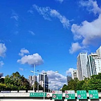 天呐！今天我跟我姐去产检，检查完后就去商场逛，本来在店里看衣服的，突然间感觉喘不上来气，有点...